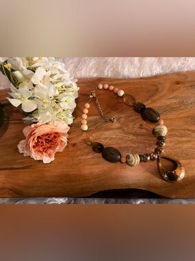 Stylish Vintage Peach & Brown Beaded Women's Necklace